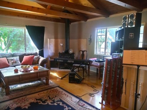 3524 Community Ave, Glendale, CA 91214-2522