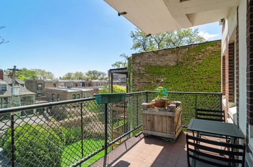 5619 Dorchester Ave, Chicago IL  60637-2099 exterior