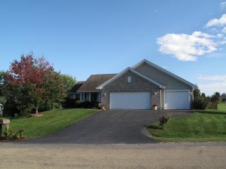 6944 Summit Dr, Byron, IL 61010-9385