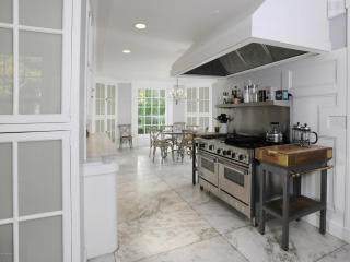 587 North St, Greenwich CT  06830-3425 exterior