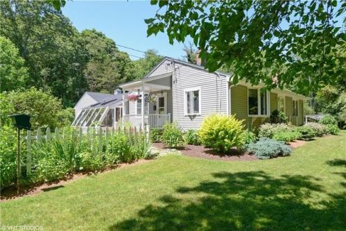 60 Diamond Hill Rd, Westerly, RI 02808-1755