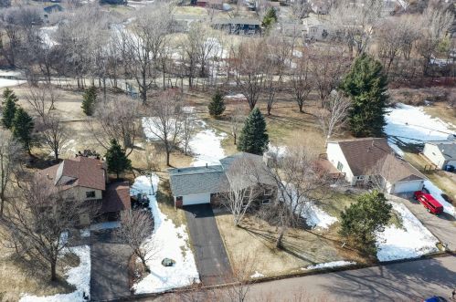 2745 Weston Ln, Minneapolis, MN 55447-1865