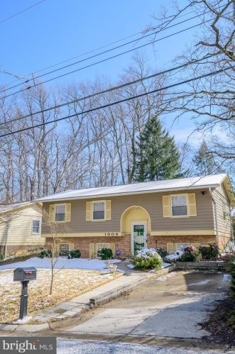 1009 Rosemere Ave, Silver Spring MD 20904-3007 exterior