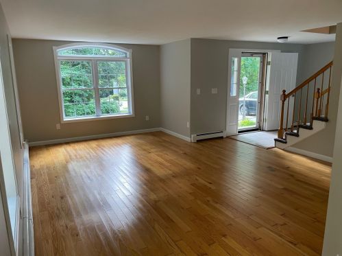 70 Juniper Dr, Goffstown, NH 03045-2938