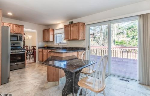 18 Fords Rd, Dover NJ  07869-2146 exterior