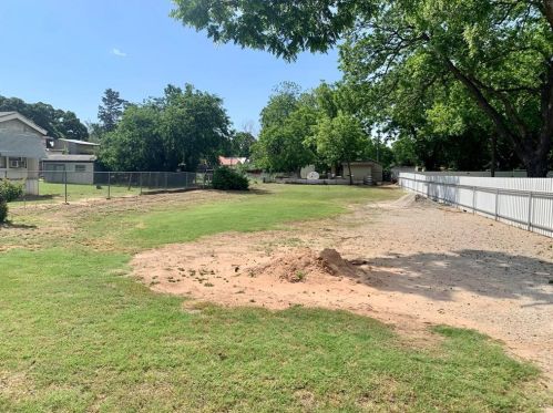 411 Pine St, Nocona TX 76255-1412 exterior