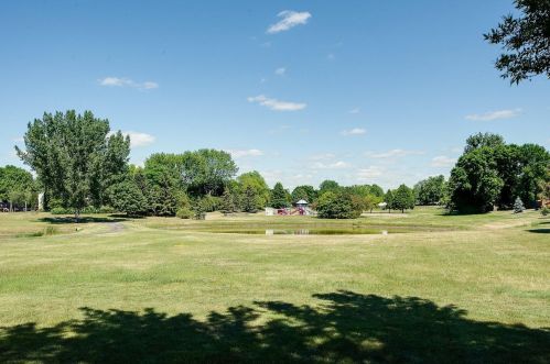 2025 Highland Dr, Hastings, MN 55033-3260