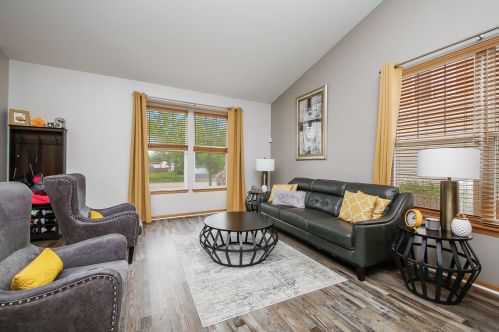 494 Savannah Ln, Lemont, IL 60440-5086
