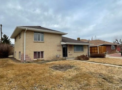 6609 54th Ave, Arvada, CO 80002-3805