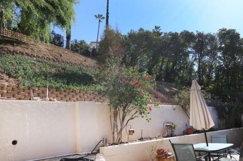 341 Cumberland Rd, Glendale CA  91202-1256 exterior