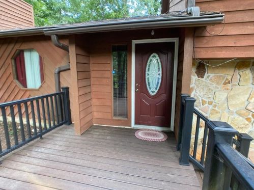 768 Post Road Way, Stone Mountain, GA 30088-2261
