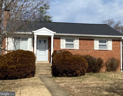 7022 Strathmore St, Falls Church, VA 22042-2527