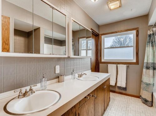 1911 Grant Rd, Saint Paul MN  55112 exterior