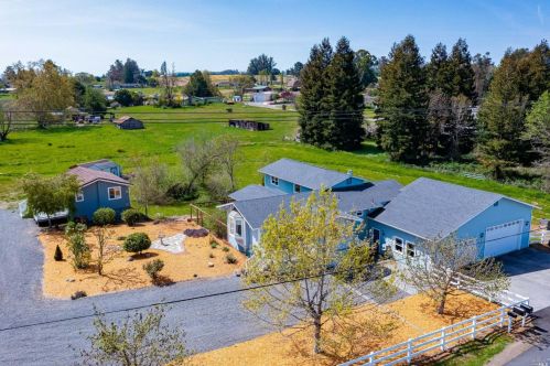 5404 Hessel Rd, Sebastopol, CA 95472-6365