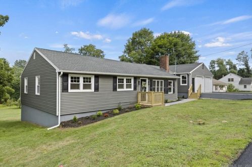 372 Atkins St, Middletown, CT 06457-1534