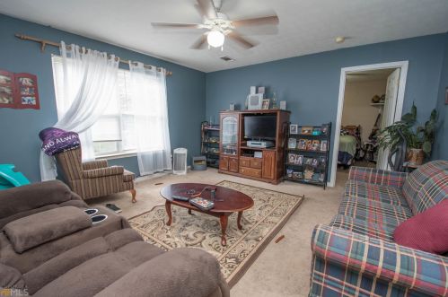 59 Pine Grove Dr, Lagrange, GA 30241-8054