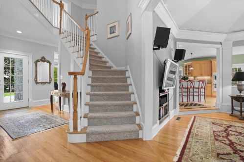 19 Christopher Ln, Norwalk, CT 06851-3311