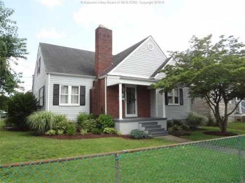 230 20th St, Dunbar, WV 25064-2304