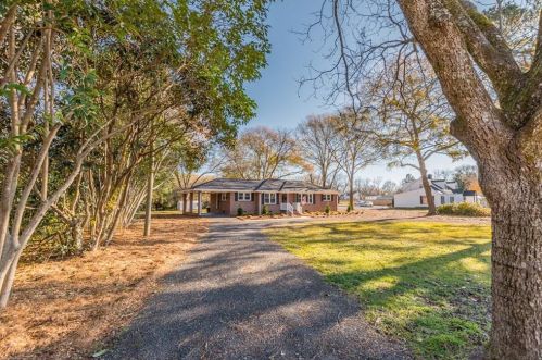 4212 Logan Dr, Loganville, GA 30052-2612