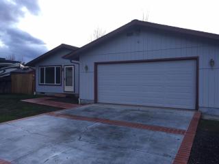 3023 Springbrook Rd, Medford, OR 97504-4981
