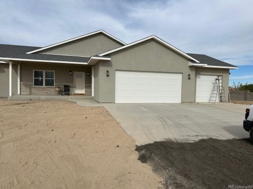 1059 Mcculloch Blvd, Pueblo, CO 81007-7076