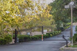 6 Knoll Dr, Fairfield, CA 94534-3150