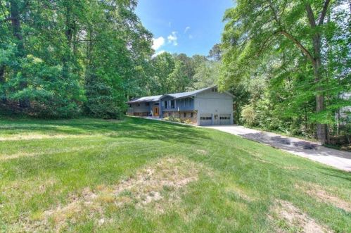 4693 Rivercliff Dr, Lilburn GA  30047-4736 exterior