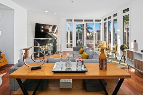 141 Orange Ave, San Diego, CA 92118-4412