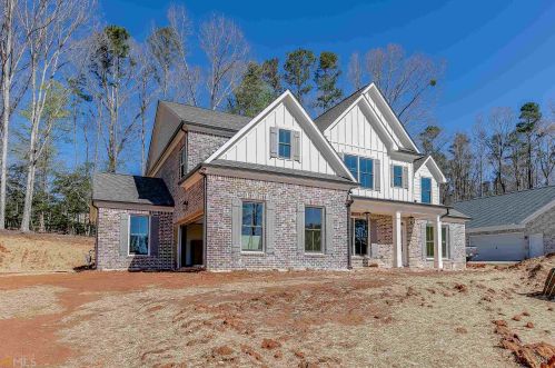1090 Riverhill Dr, Bishop, GA 30621-6121