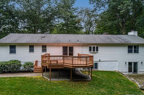 15 Sunset Hill Rd, Wilton CT  06897-4925 exterior