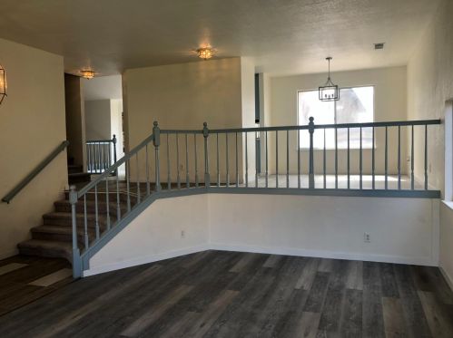 1021 Rhoda Ave, Los Banos, CA 93635-3281