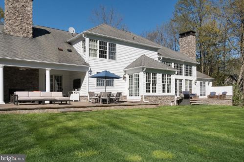 19 Derwent Dr, Princeton NJ  08540-7551 exterior