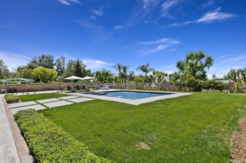 7539 Whitegate Ave, Riverside CA  92506-5455 exterior