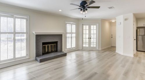 309 Hollyfax Cir, Atlanta, GA 30328-5702