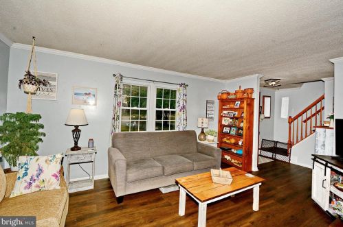 4254 Waverly Dr, York, PA 17315-3466