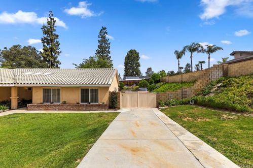 1181 Tiger Tail Dr, Riverside CA  92506-5423 exterior