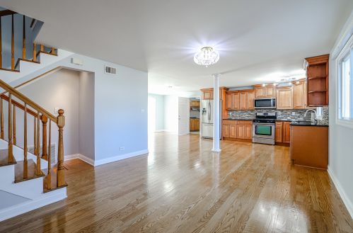 559 Waikiki Dr, Des Plaines, IL 60016-1166