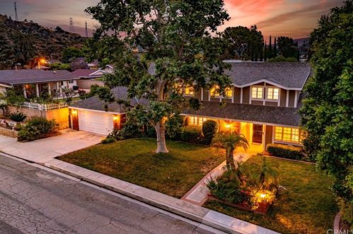1460 Thurlene Rd, Glendale, CA 91206-1345