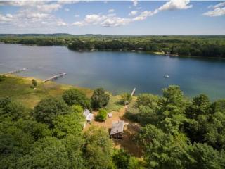 17 Riverside Dr, Dover, NH 03820-4654