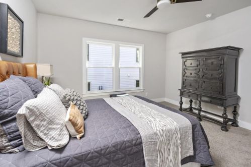 4007 Haverhill Dr, Atlanta GA  30342-3881 exterior