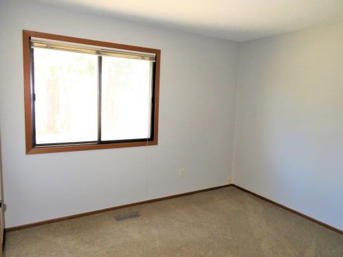 5978 Fernwood St, Saint Paul MN  55126-8462 exterior
