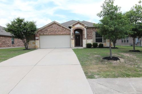 1414 Star Meadow Dr, Uhland TX  78640-2511 exterior
