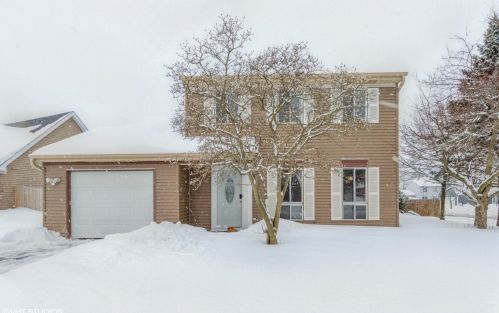 101 Filbert Dr, Streamwood, IL 60107-2235
