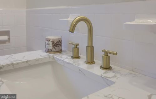 975 Salisbury Ct, Lancaster PA  17601-5163 exterior