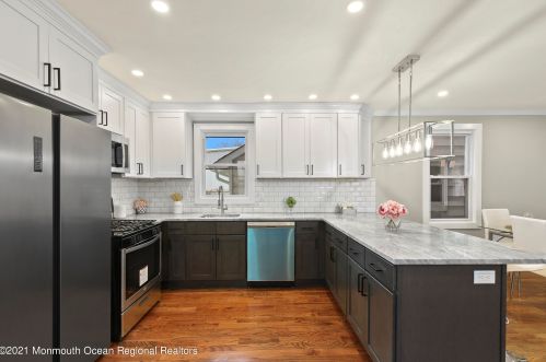 1606 Sewall Ave, Tinton Falls NJ  07712-6310 exterior