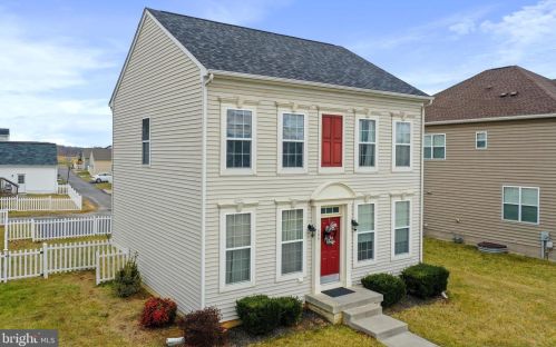 399 Lord Fairfax St, Charles Town WV  25414-2609 exterior