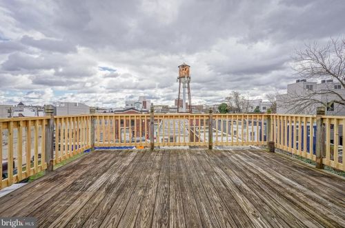 1523 27th St, Philadelphia PA 19146-4409 exterior