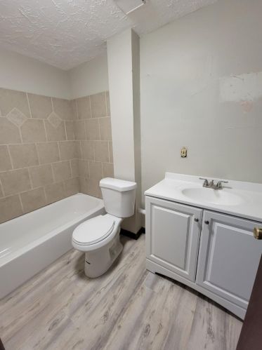 1244 Ellis St, Cincinnati OH 45223-1843 exterior