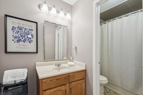 145 Nottingham Sq, Hackettstown NJ  07840-4236 exterior