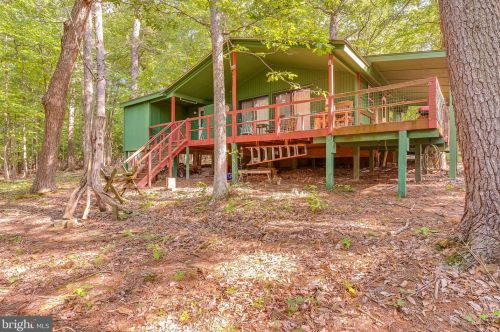 1533 Rustic Tavern Rd, Hedgesville, WV 25427-6042
